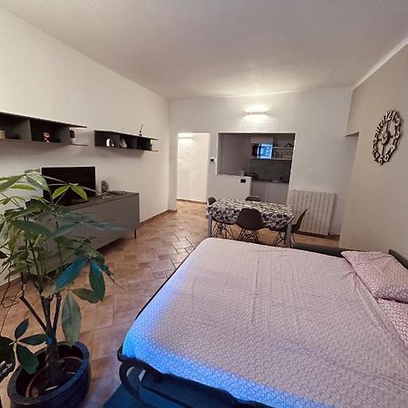 La Casa Del Corso Apartment อาโรนา ภายนอก รูปภาพ