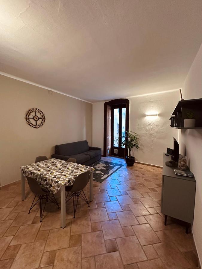 La Casa Del Corso Apartment อาโรนา ภายนอก รูปภาพ